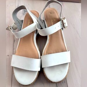 Tommy Bahama Jona White Faux Leather Espadrille Wedges Sz 7